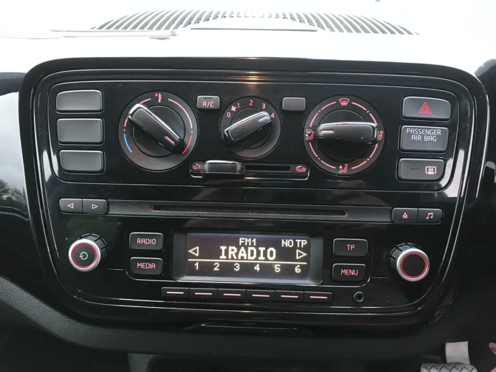 2015 Volkswagen Up 1.0 litres Automatic Petrol - Image 7